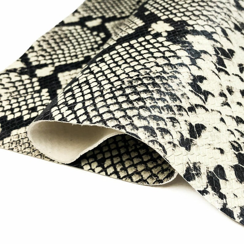 Snake Print 12x12in30x30cm Sheet Genuine Lambskin Leather Pieces Snake Textured Scraps Shiny DIY Cream Snake 965 1.2 mm 3 oz
