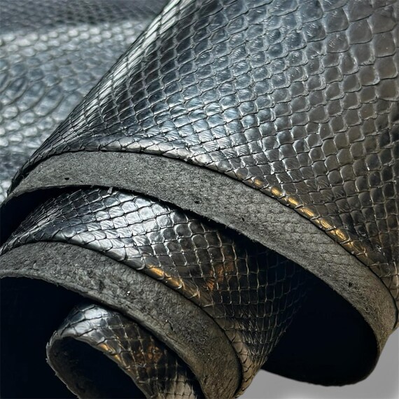 Fosil Shiny Snake Gray And Green Genuine Leather Ancient snake wore green main image 2