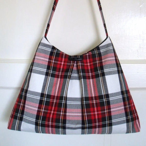 Sac à bandoulière Stewart Tartan, Rouge, Crème, Noir, Tartan Vert / sac à main en tissu à carreaux / Sac à main / cadeau écossais pour elle, Fait main