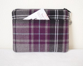 Tartan Geldbörse / Kartenhalter / Tartan Beutel / Zip Geldbörse Lila Grau & Schwarz Tartan / Plaid handgemacht in Schottland, Distel Charm Zip pull