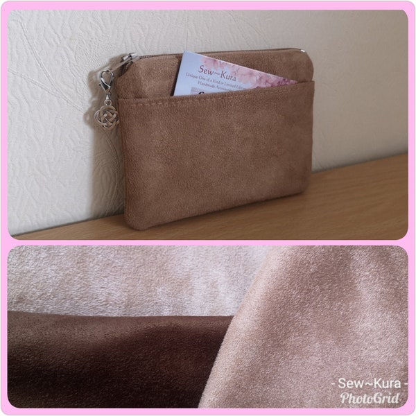 Faux Suede Coin Purse / Pouch Zip bourse Beige, Tan ou Brown avec choix de doublure Dragons, poupées russes, oiseaux, crânes, chiens faits à la main