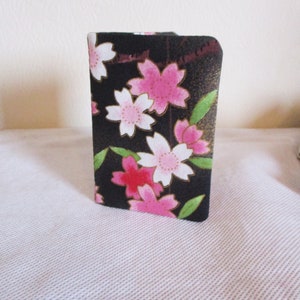 Porta carte di credito / biglietti da visita in cotone con motivo floreale rosa e nero, fatto a mano in Scozia
