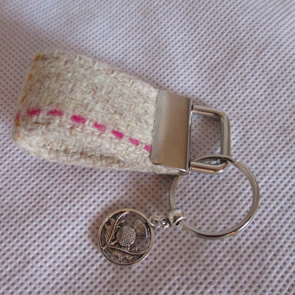 Crème Tartan Tweed Keyfob, porte-clés, porte-clés, bracelet, authentique Harris Tweed Wool Handmade in Scotland chardon charme rose jaune