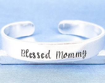 Mom Bracelet, Mom Jewelry, New Mom Gift, Personalized Gift, Gifts for Mom, Wife Gift, Mothers Day Gift