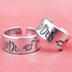 Couples Ring Set, Dinosaur Ring, Cute Rings, Promise Ring, Dinosaur Valentine, Valentines Day Gift for Husband, Gift for Wife