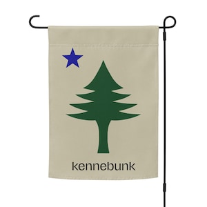 Kennebunk Maine Yard-vlag | oude vlag van Maine | staatsbanner dennenboom | verandadecoratie of muurdecoratie voor binnen/buiten | paal niet inbegrepen