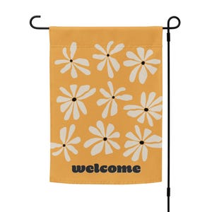 Moderne gelbe Blumen Gartenfahne | Frühlingsblume Hoffahne | drinnen / draußen Gänseblümchen Willkommensfahne oder Wandbehang Banner | Stange nicht enthalten