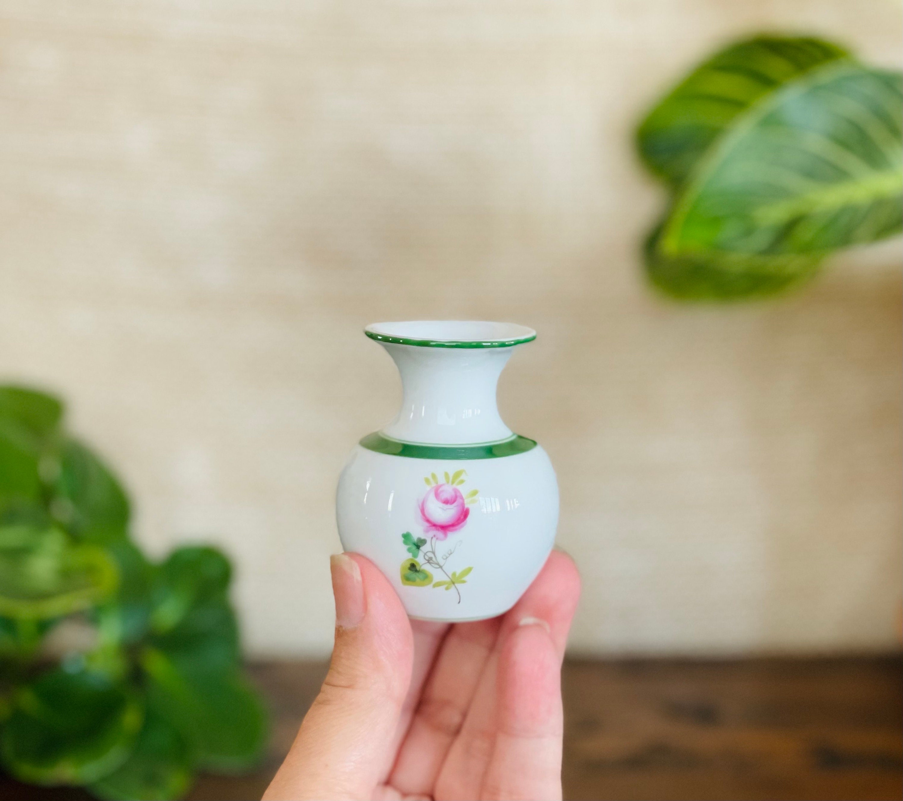 HEREND vienna Rose Hand Made Hand Painted Porcelain Miniature Vase 7193000/VRH C99 HVNGARY