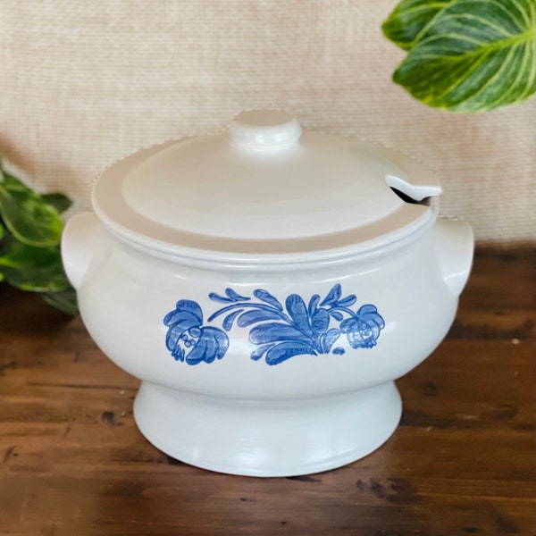 Vintage Pfaltzgraff Soup Tureen with Lid 160Y No Ladle