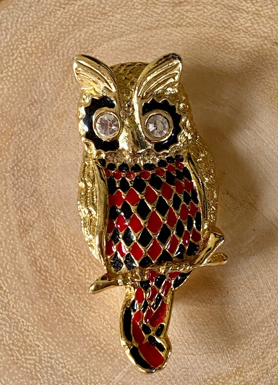 1990s vintage brass owl brooch with rhinestone ey… - image 3