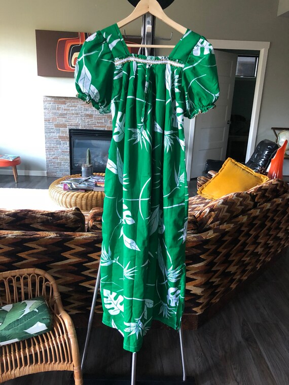 Vintage Handmade Hawaiian Muumuu Hawaiian Luau Tik