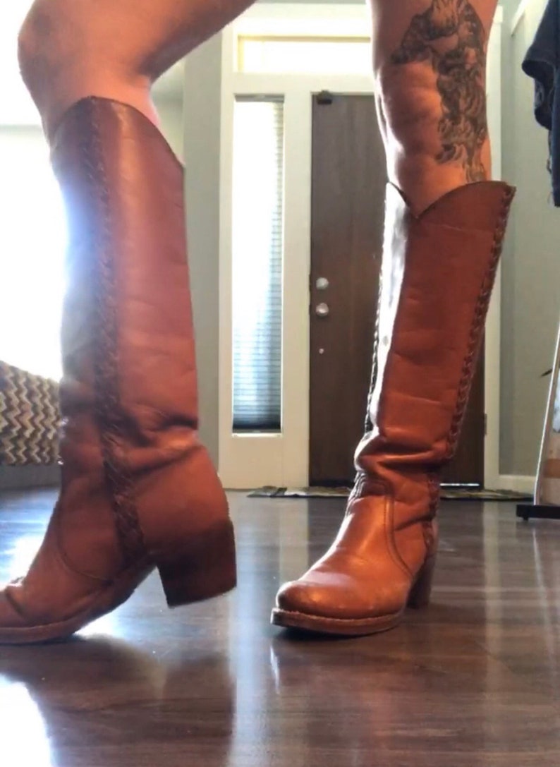 Sold*Do Not Buy*Women/'s Vintage 1970s FRYE Tall Campus Boots Braided Leather Stacked Heel Western Boots Size 7.5