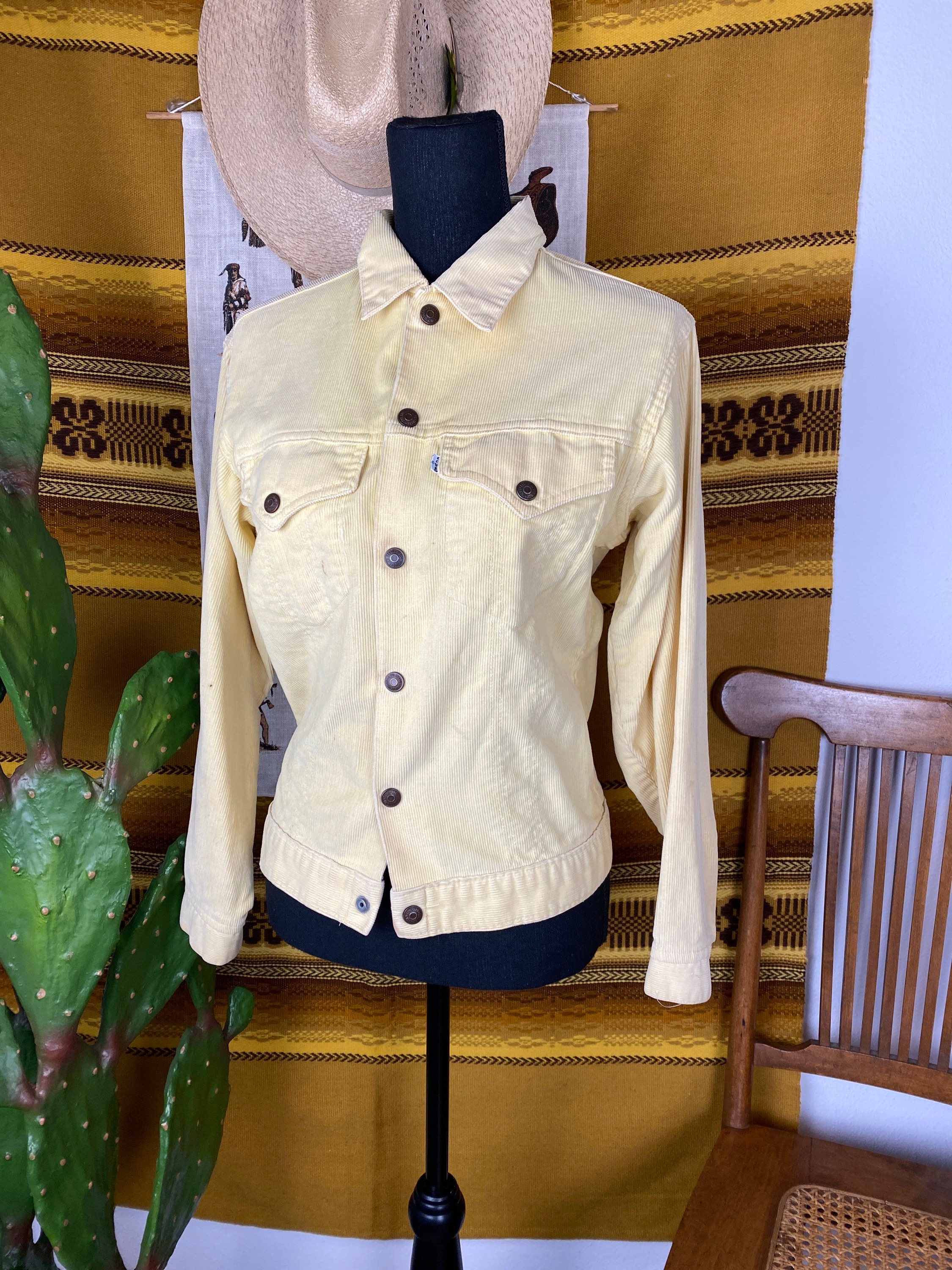 Womens white deals levi jacket