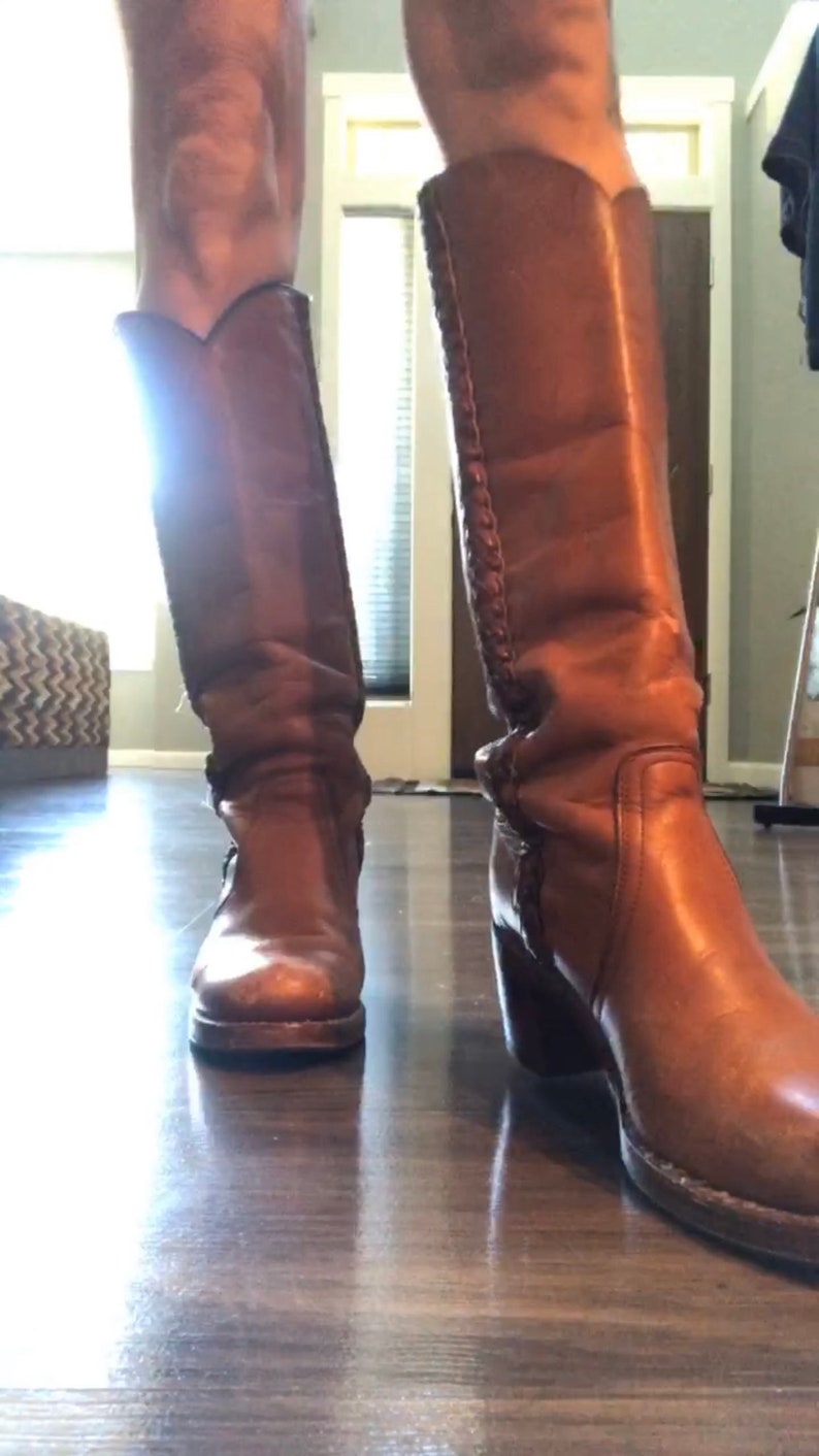 Sold*Do Not Buy*Women/'s Vintage 1970s FRYE Tall Campus Boots Braided Leather Stacked Heel Western Boots Size 7.5