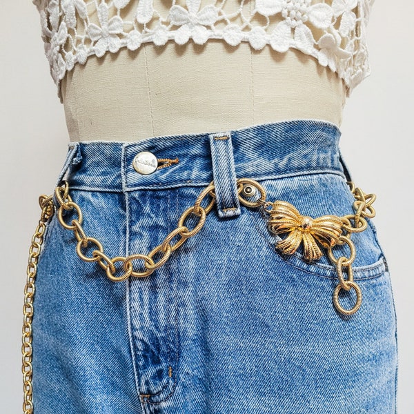 VINTAGE 80s 90 GOLD Metal Chain Link 3D Sculptural Adorable Cutesy BOWTIE Glam Chic Classy Disco Belt Size S M L