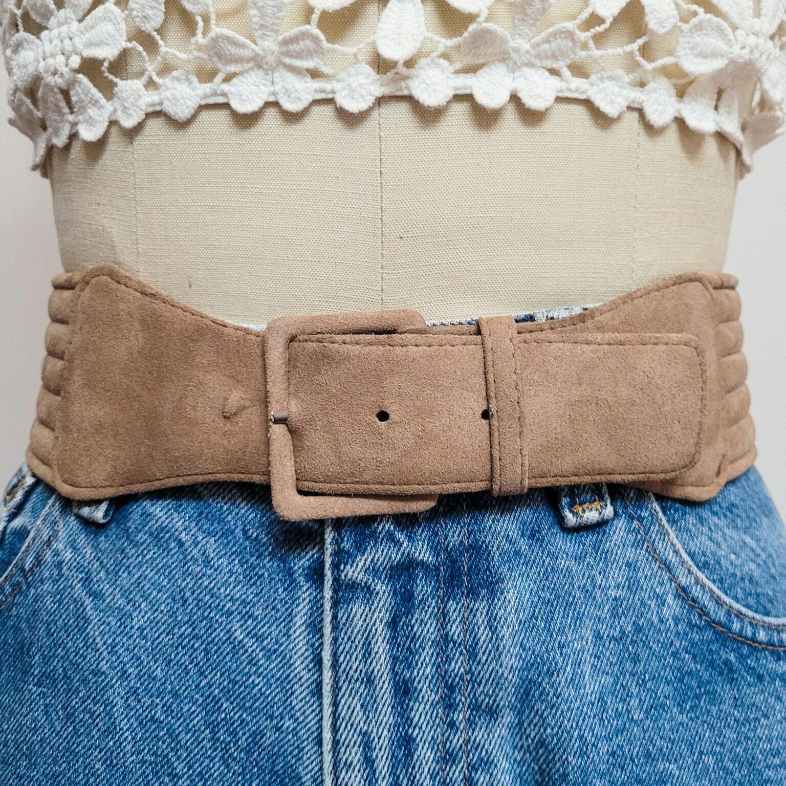 Vintage light tan suede metal rings bound tie fastening waist belt Tie Waist Leather Belt Vintage Dark Brown Suede Leather  main image 3