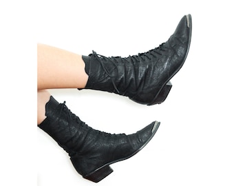 VINTAGE 80s ACME Rare Black LEATHER Lace Up Roper Victorian Grunge Metal Pointed Cowboy Western Scallop Ankle Boots || 8