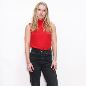 VINTAGE 90s 2000s RED Thin Knit High TURTLENECK Sleeveless Sweater Top || Minimalist Aesthetic || Size S or M