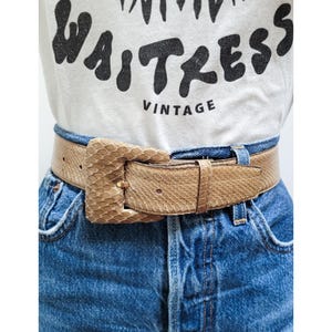 VINTAGE 80s 90s Tan Brown SNAKESKIN LEATHER Jumbo Square Buckle Belt || Size M/L - 24.5 to 28.5&quot;
