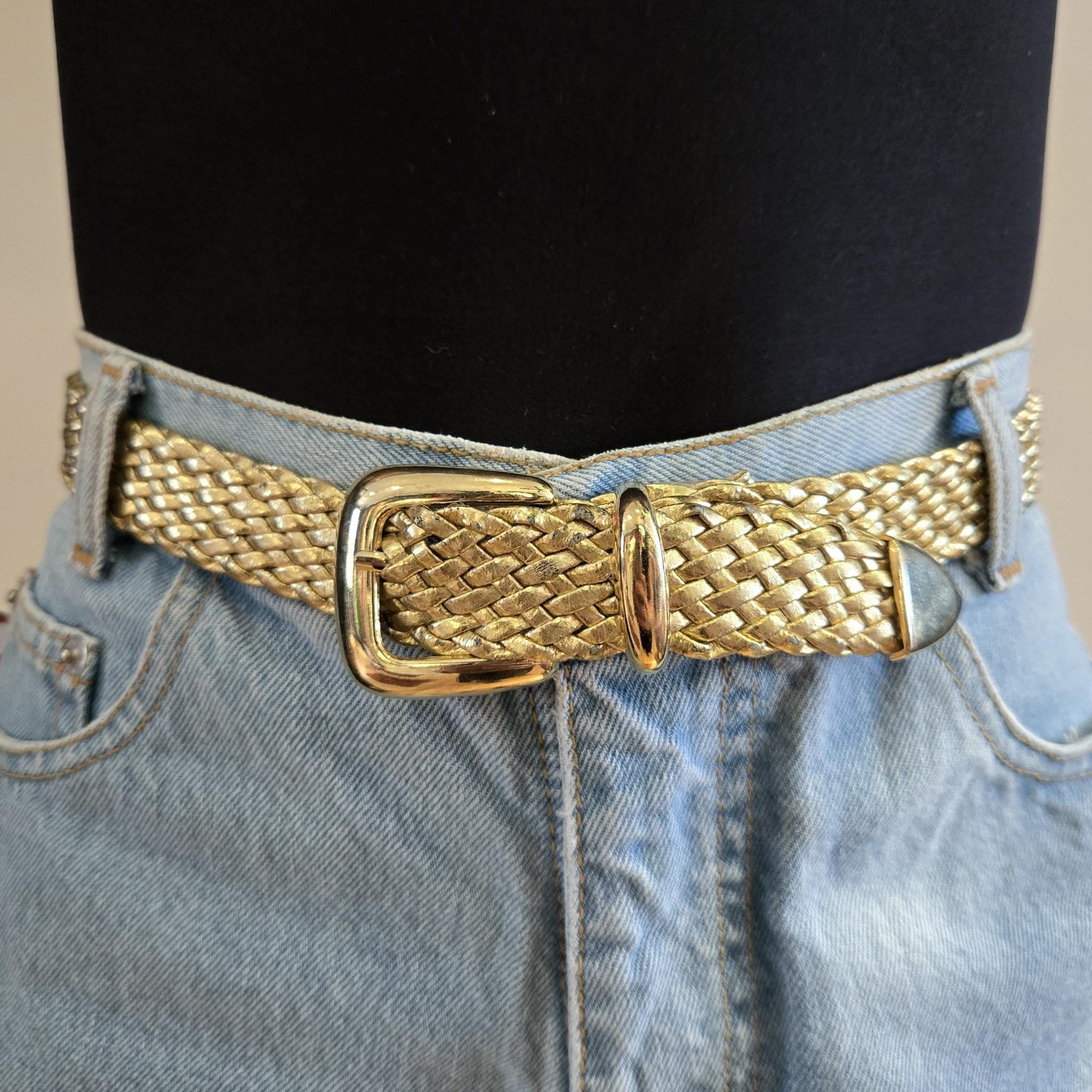 VINTAGE 80s 90s Gold Woven Braided Faux Vegan Leather Buckle  display picture 1