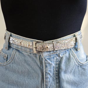VINTAGE 80s 90s Silver Metallic Glitter Sparkle Skinny Stud Belt || L - Fits 29.5&quot; to 35.5&quot;