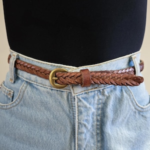 VINTAGE 90s Y2K Minimalist Brown Leather Woven Classic Chic Skinny Braided Belt || Size L or XL - 40.5&quot;