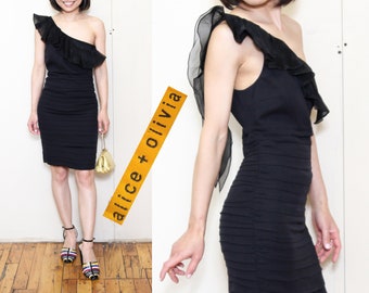 VINTAGE 2000s LBD Alice & Olivia Silk Spandex Pleated Chiffon Sheer Asymmetrical One Shoulder Little Black Dress xs 0