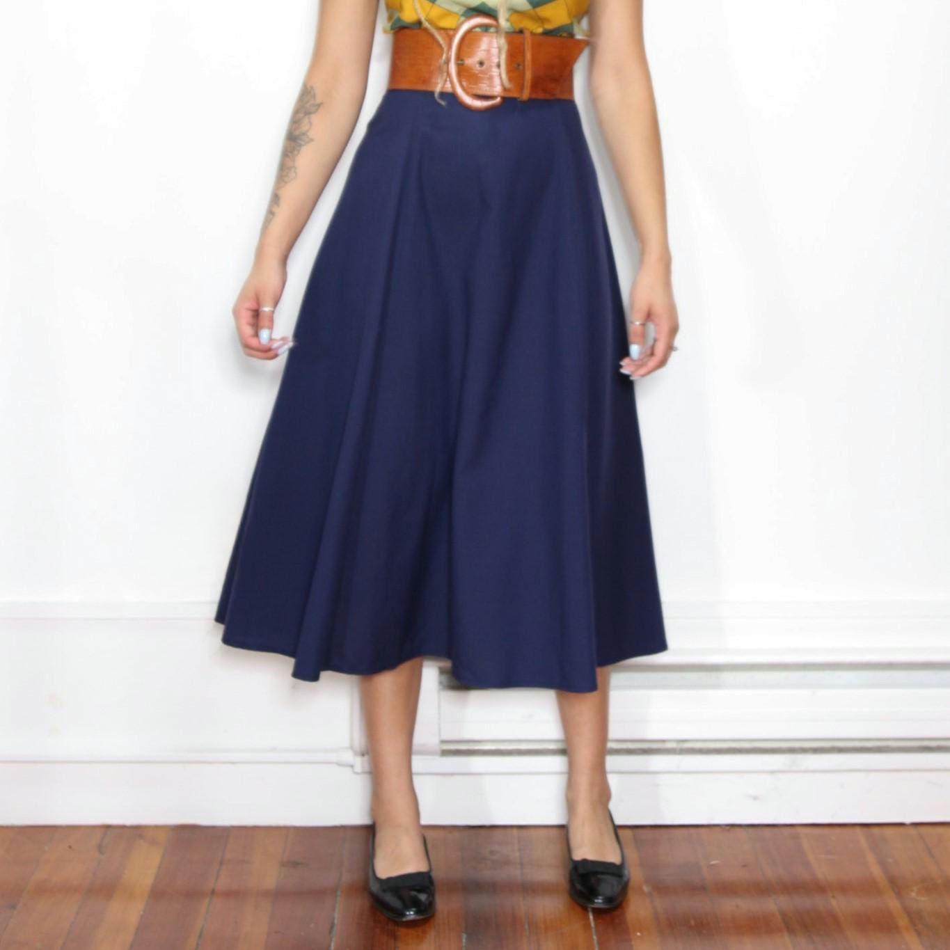 VINTAGE 70s 80s NAVY BLUE High Waist Flap Back Pockets Circle Swing Midi Skirt || Minimalist || Size 14 - 30" waist