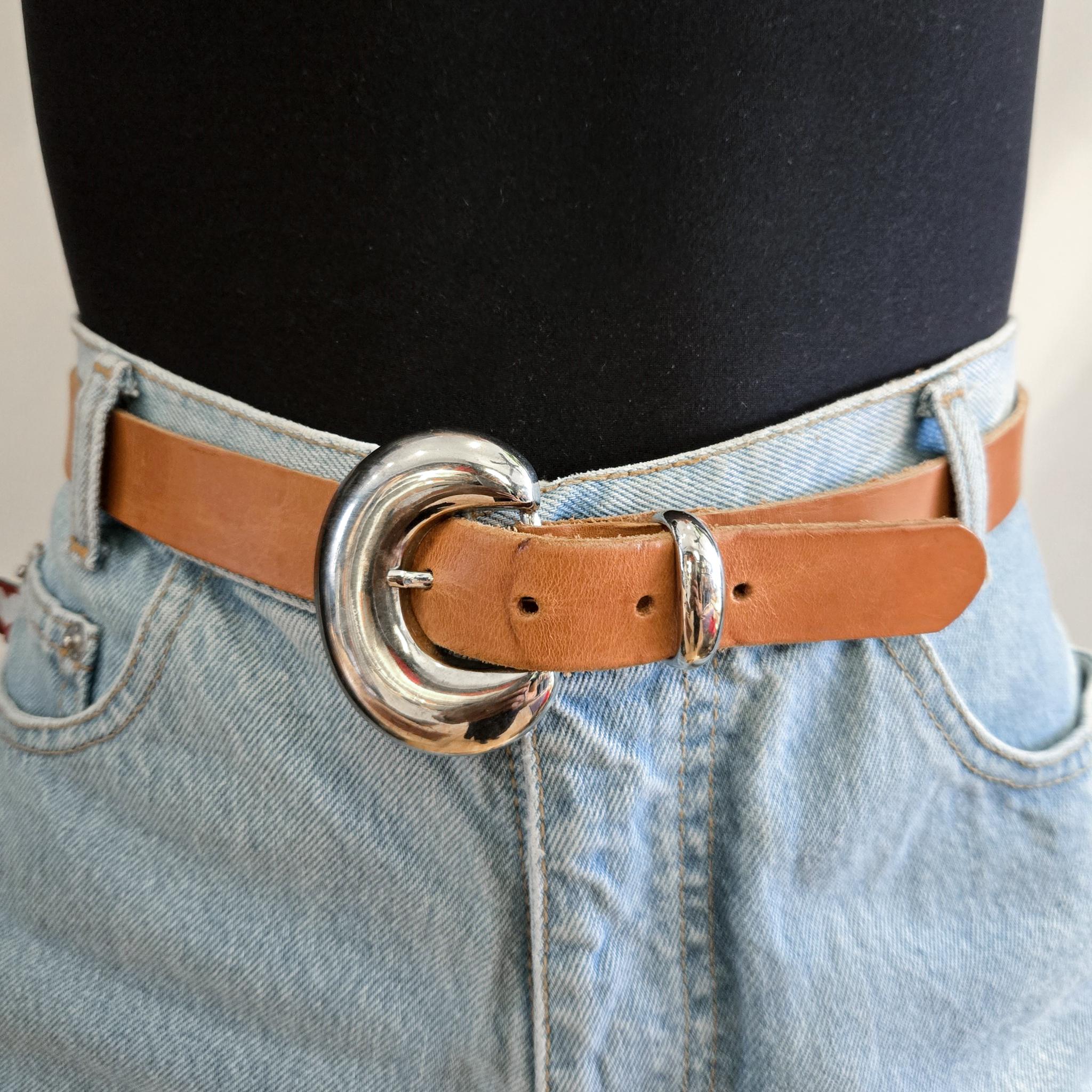 VINTAGE 90s Honey Brown Leather Chic Silver Curved Buckle  display picture 2