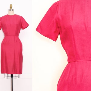 VINTAGE 60s 70s Magenta Pink Lord & Taylor WIGGLE Fitted Academia Preppy Fitted Knee Length Short Sleeve Linen Silk Dress S