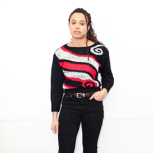 VINTAGE 80s Black Red SILVER SWIRLS Stripes Abstract Geometric Artsy Print Cropped Slim Fit Knit Sweater || S
