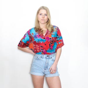 VINTAGE 80s Colorful Blue Red ABSTRACT Aztec Print Button Up Short Sleeve Summer Blouse Shirt Top || Fits S M