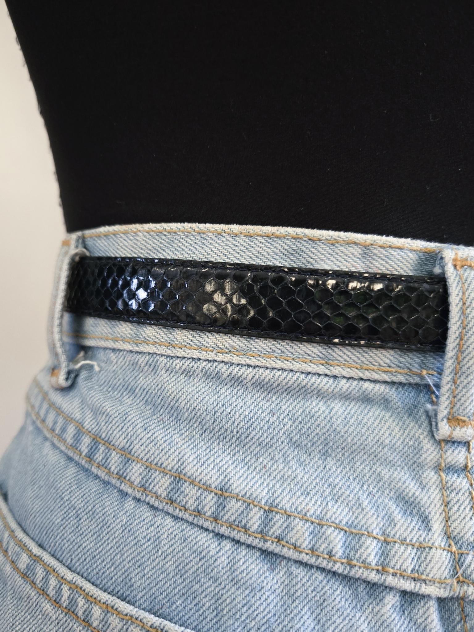 VINTAGE Jana Belt Women Size XS Brown Snake Skin Leather Skinny Exotic 90s MAGID Women Black Brown Fashion Belt - Faux Snakeskin Print  main image 2