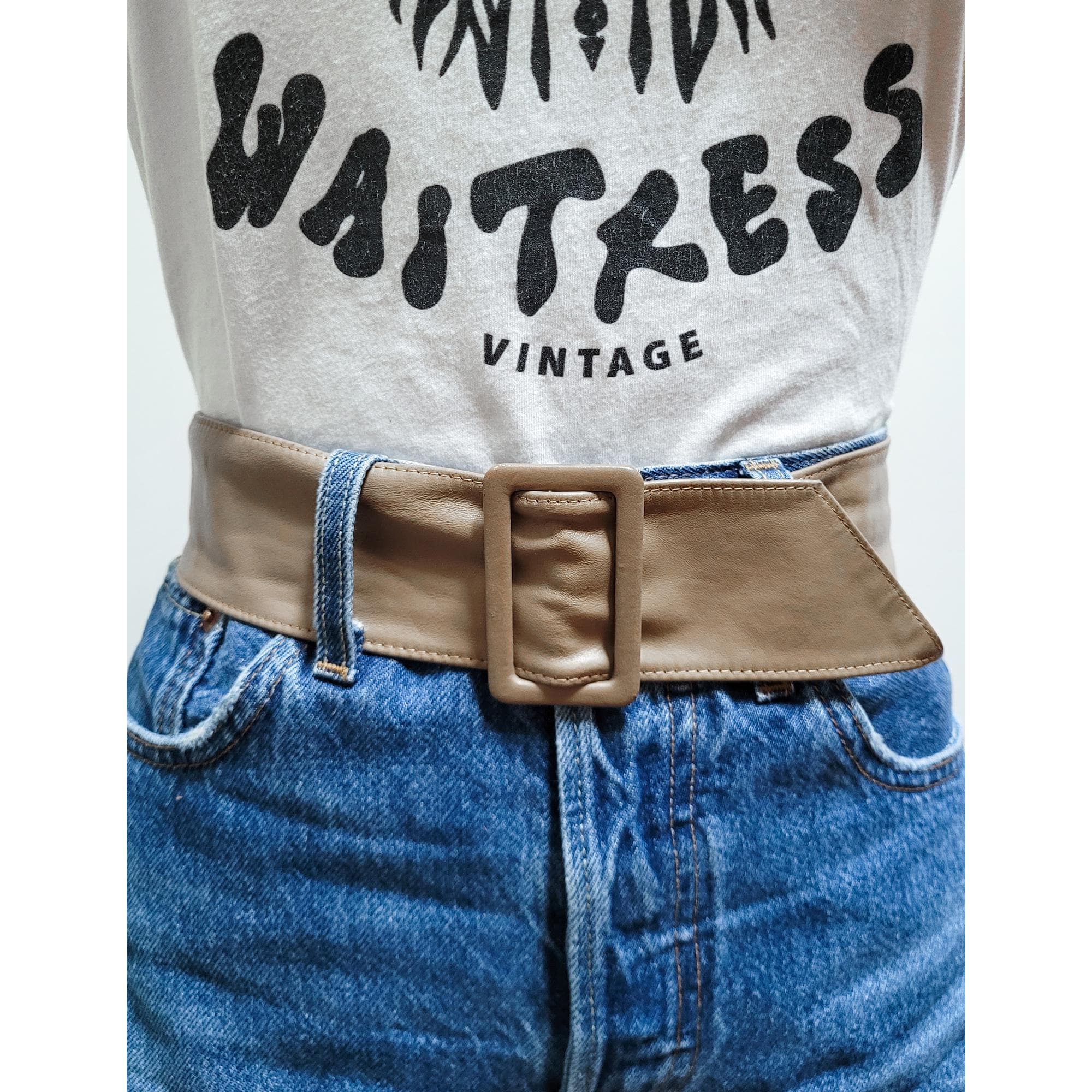 VINTAGE 80s Tan Brown Leather Loop Through CINCHED Simple 