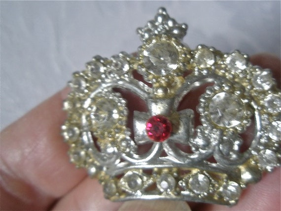 Victorian Crystal Rhinestone Crown brooch pin - image 2