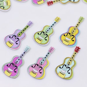Gitarre Holzknöpfe, Musikinstrument, Gemischte Farben, Flache Sonderform, Zwei Löcher, DIY Bastelbedarf, 36 mm, Für Musikliebhaber Basteln DIY