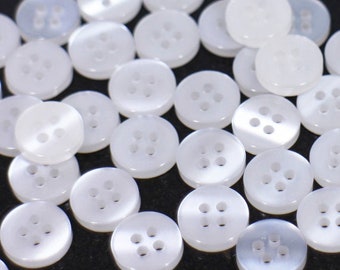 50 extra petit bouton blanc, finition brillante, mini taille minuscule, quatre trous, dessus plat, forme ronde, en résine, chemisier pyjama, 9mm, 0.3inch