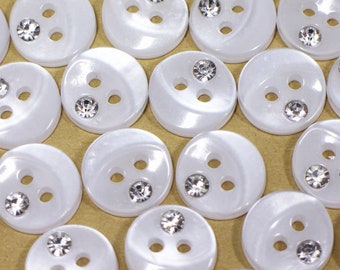 Bouton en cristal blanc, décoré d'un cristal acrylique, bord en forme de lune, deux trous, élégant et chic, pour coudre une chemise de chemisier DIY, 11,5 mm