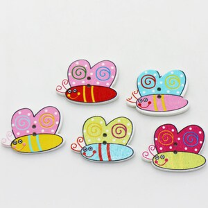 Cartoon Butterfly Wooden Button, Cute Fun Young Style, 2 Holes Button, Animal Shape, Assorted Colors, Red, Blue, Pink, Yellow, Children DIY