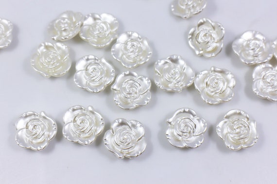 LIBERGA 30 Pcs Flower Shape Buttons, Cute Decorative Button for Clothes,  Cardigans, Shirts, Craft Projects, White, 15mm