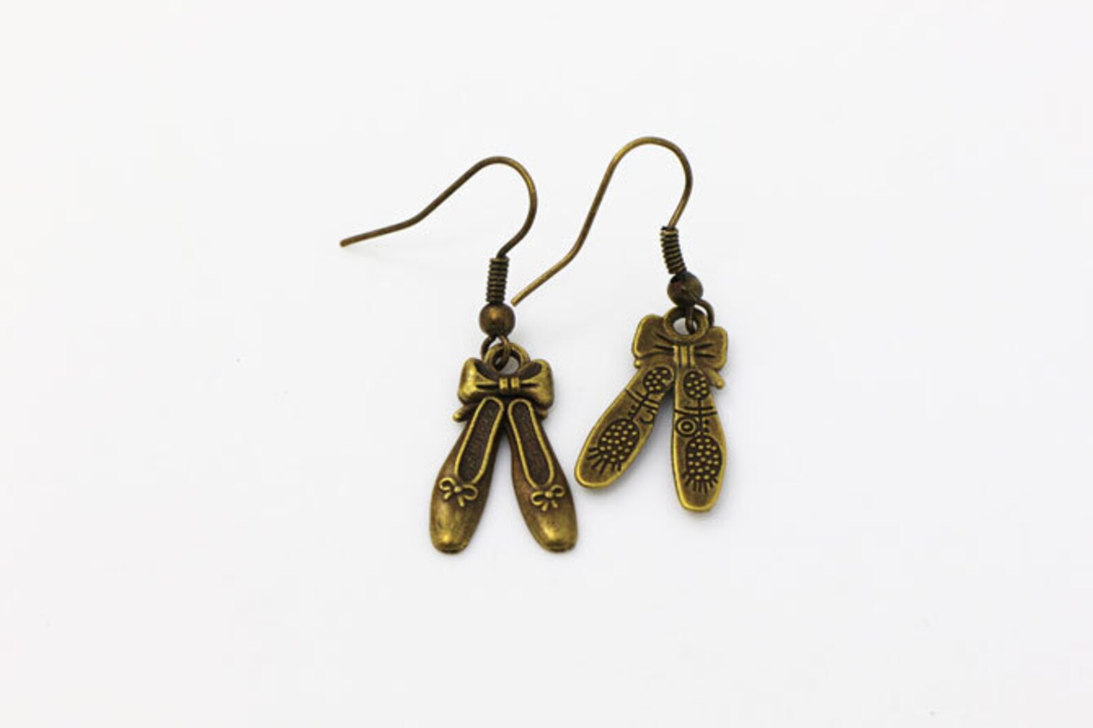 ballet slippers dangling earrings, ballet shoes necklace, antique bronze charm, jewelries set, vintage style, 3d charm, ballet,