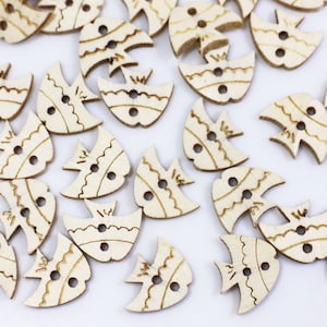 Fish Wooden Button, Animal Shaped, Beige Color, Small Size, 2 Holes, 15mm, 0.59inch, Coastal Theme, Light Color, For Sea Party Deco Sweater