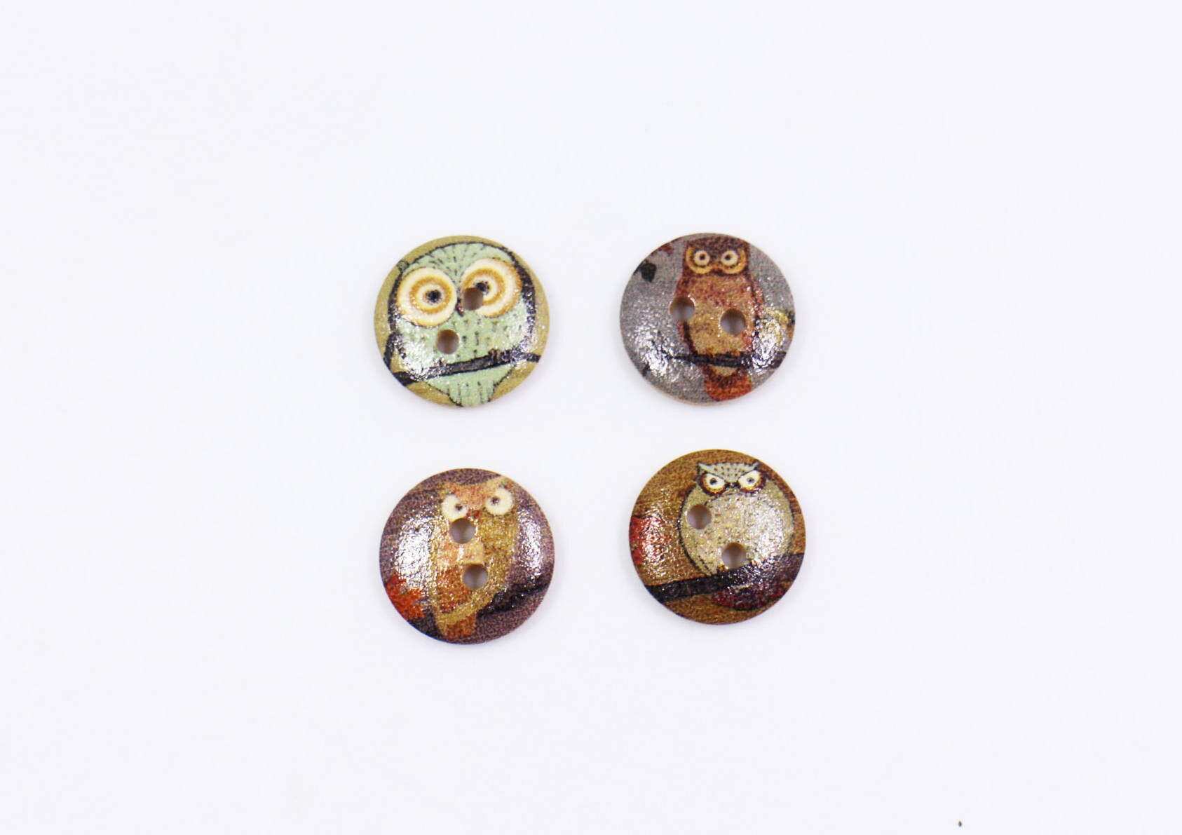 Owl Wooden Button, Vintage Styel, Bird Owls Print, Natural Wood Made, Two Holes, Small Size, Round S