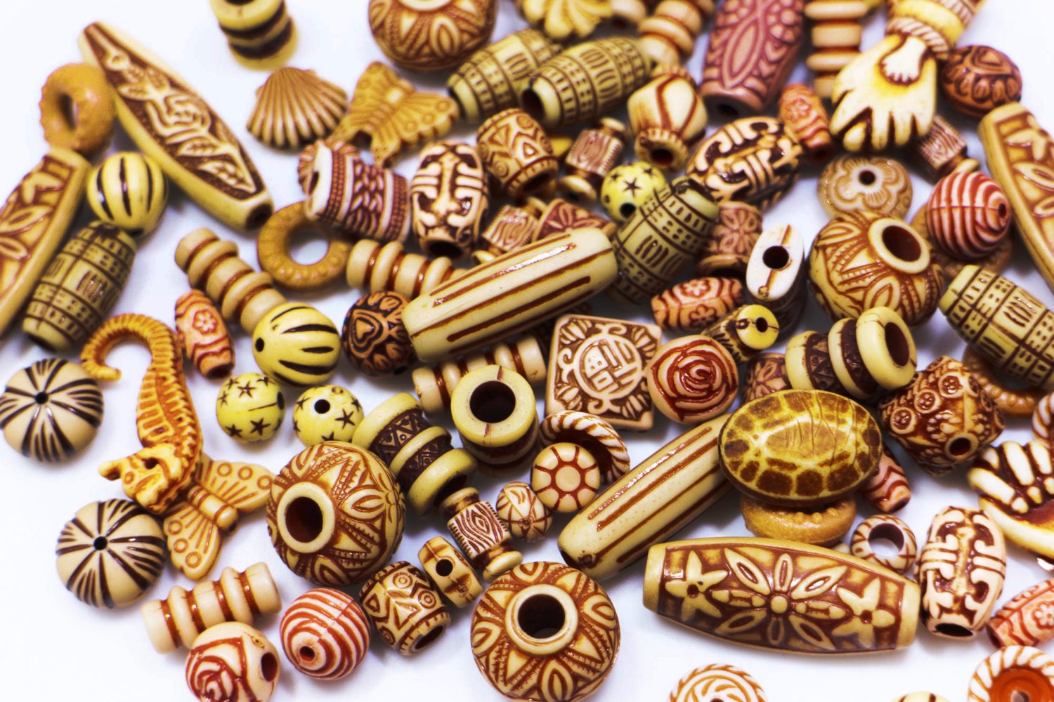 bd5130, bead mix, bone, wood, macrame, boho, natural beads, beads made of  natural materials, tribal beads