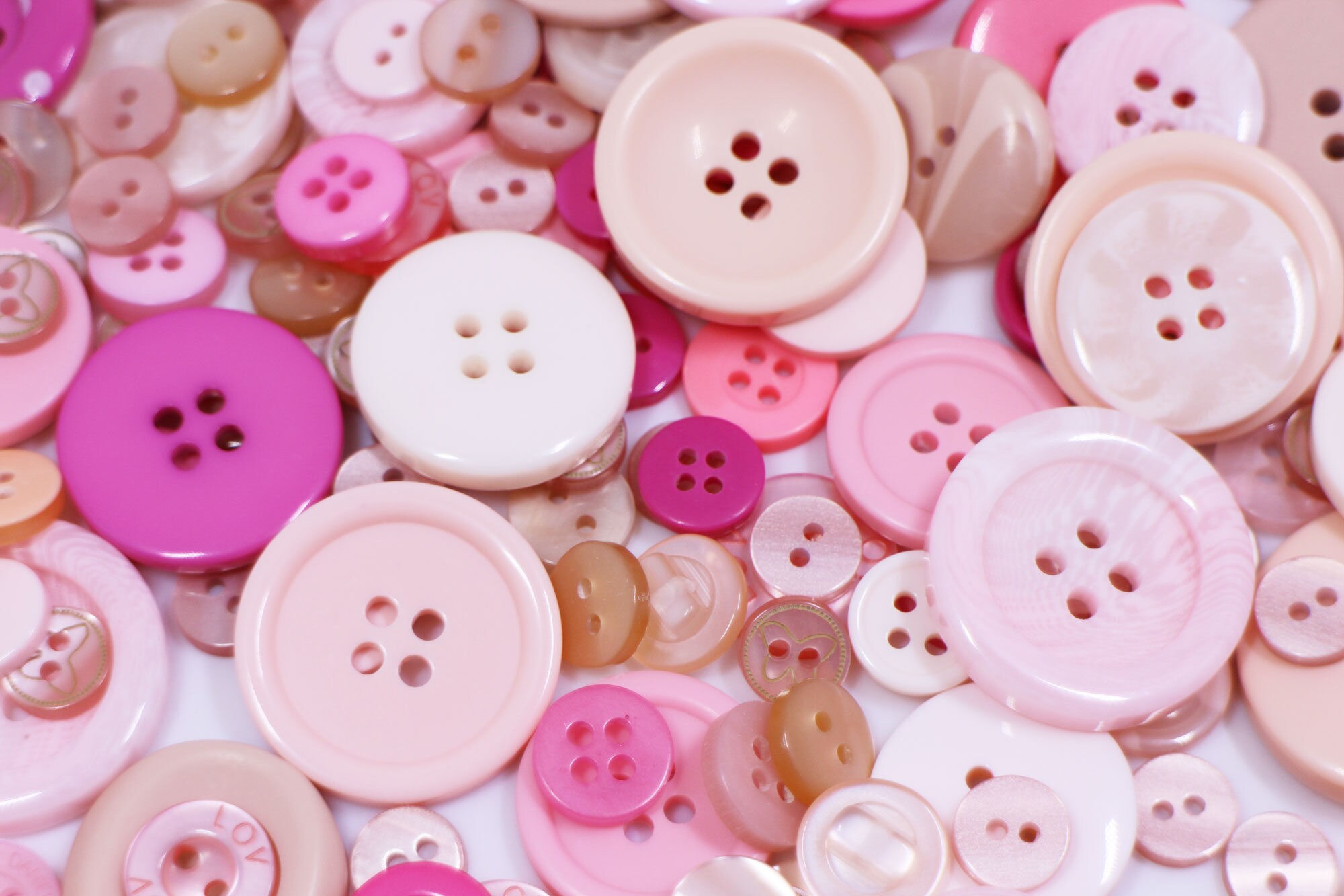 100 Assorted Pink Buttons Mixed Lots Pink Light Pink Pastel -  Hong  Kong