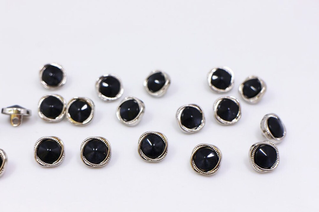 Amazon.com: 50pcs Black Shiny Round Coat /Shirt Buttons