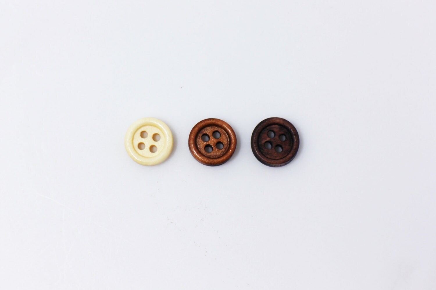 Botones madera marrón oscuro 25 mm: accesorios Lidia Crochet Tricot