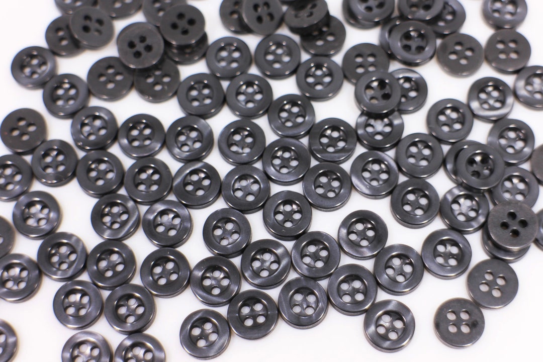 飾りボタン★4点セット Black Shiny Buttons, 50 Pieces, Made of Resin, Four Holes
