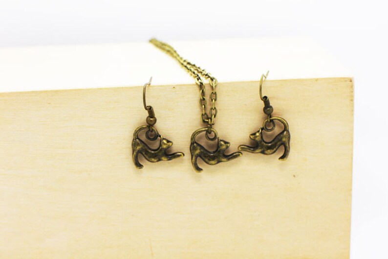 Pet Animal Pendant Necklace Jewelries Set Children Woman Bronze Stretching Cat Dangling Earrings Antique Bronze Charm Cats Necklace