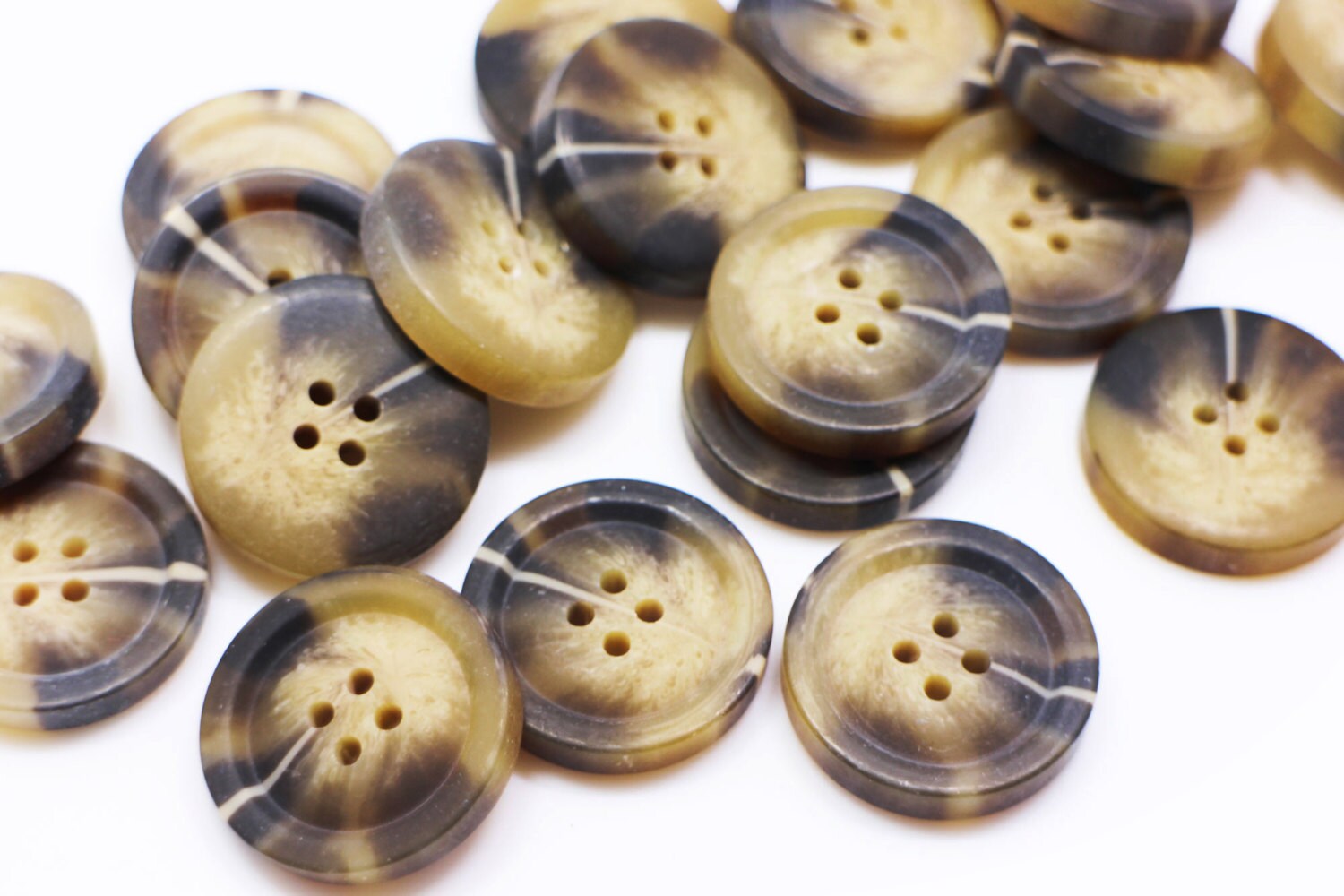 【一部予約販売】 Marble Button, Coat Brown Matte Pattern, Brown Size, Large 皿・プレート